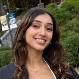 Aashna D.