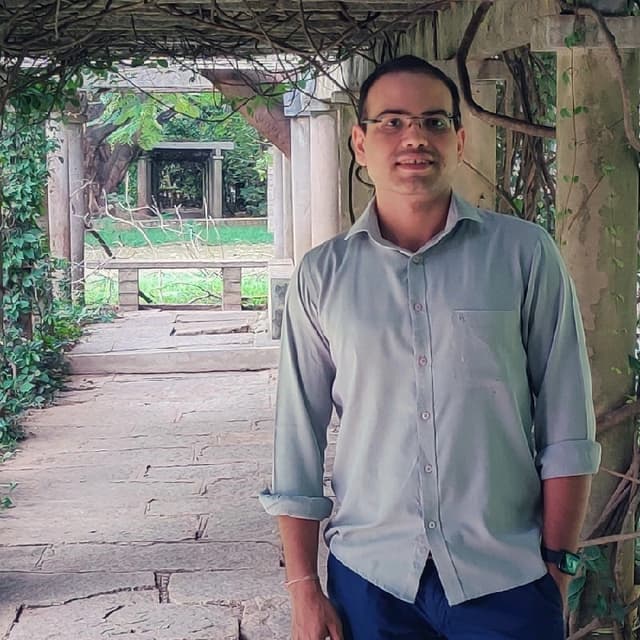 Akshay Tiwari