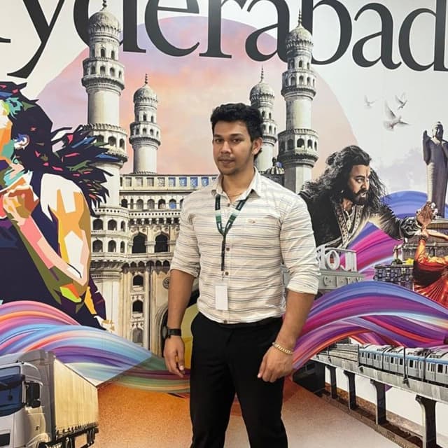 Akshay  Saxena 