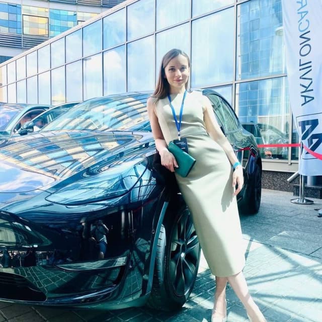 Alina  Seroshtan