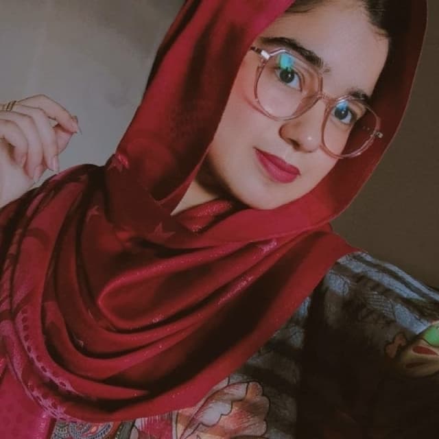 Amna Zukhruf