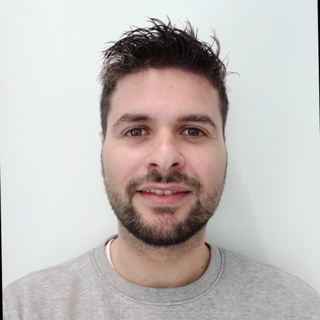 Anas E
