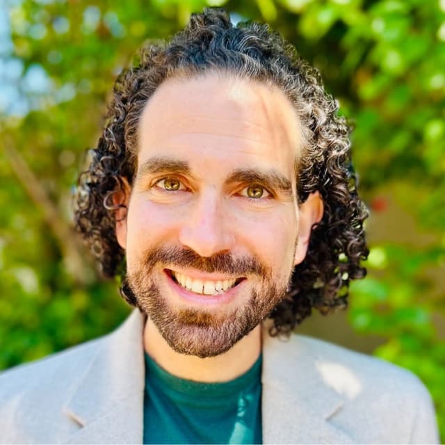 Evan Bloom