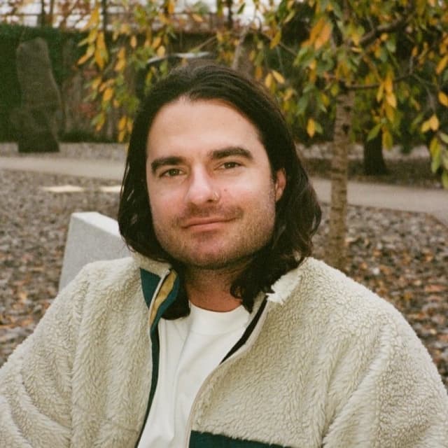 Chris Andrews