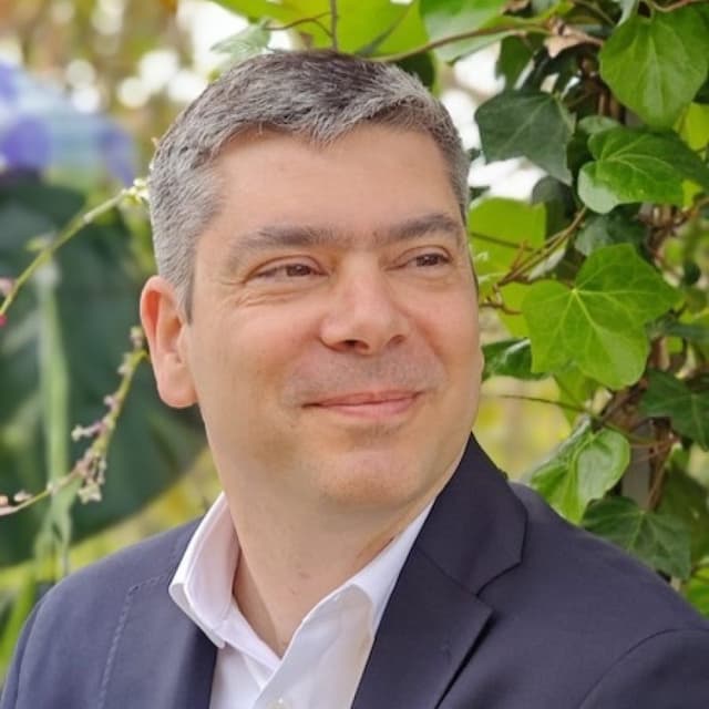 Claudio B.