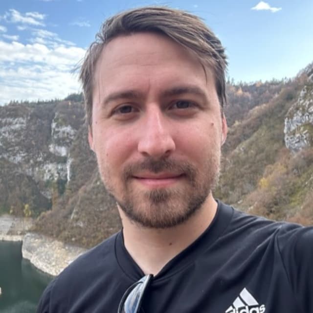 Dan B.
