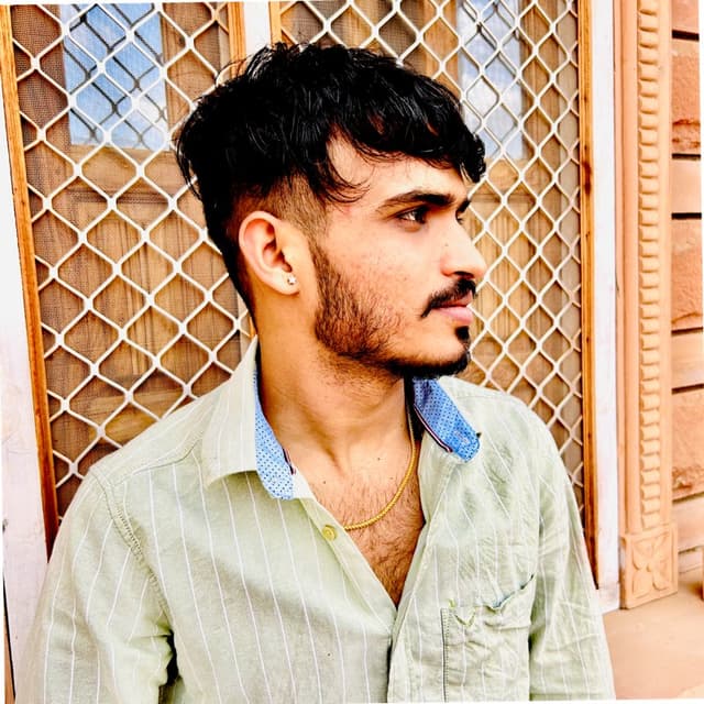 Dev Inikhiya