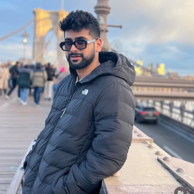 Dhruvesh Shah