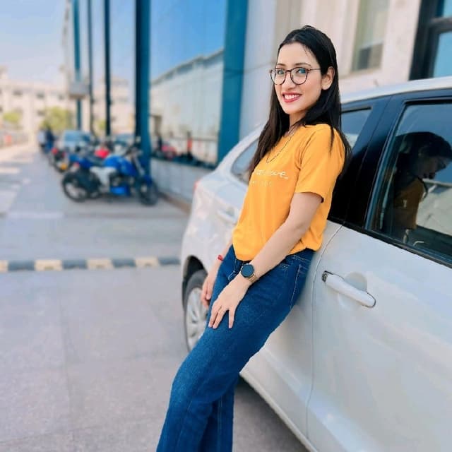 Divya Bhatt