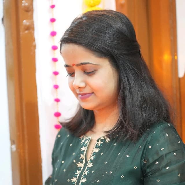 divya khatri