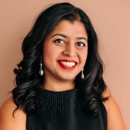 Divya Smith