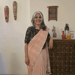 Dr. Minakshi Dewan 