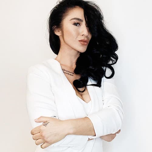 Elina Lee De León