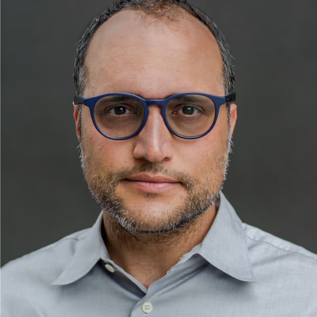 Emre Izat