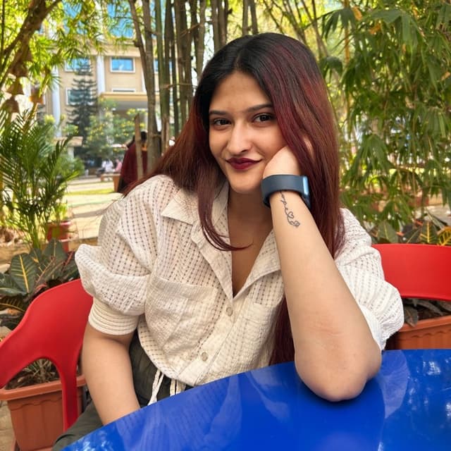 Gayathri  R