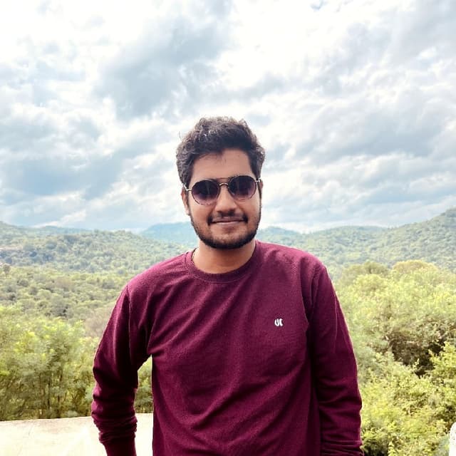 Hariviknesh S