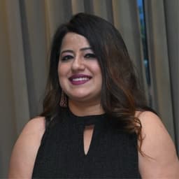 Heena  R