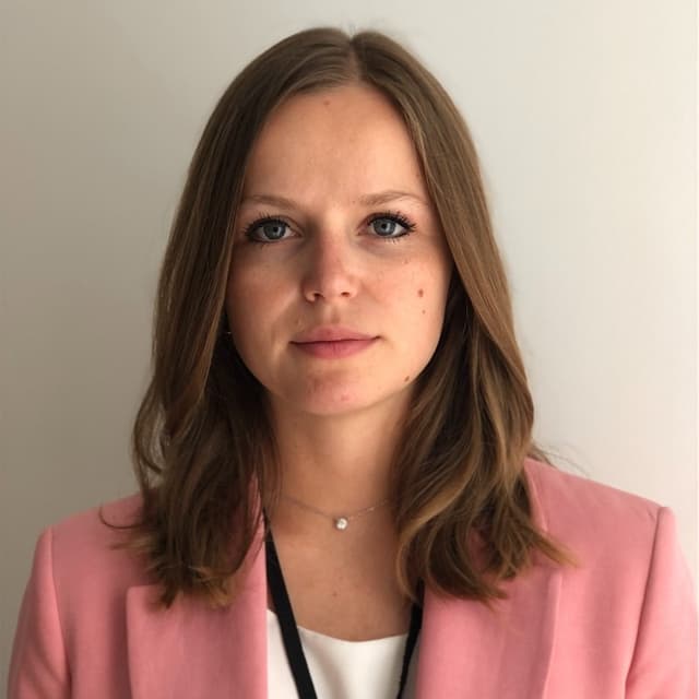 Inès M.