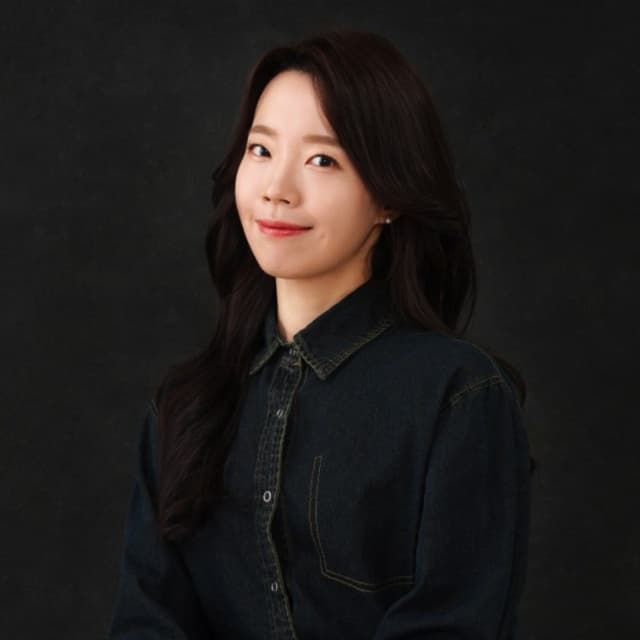 Jade (Sujeong) Kang