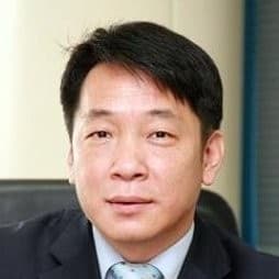 Jinwoong Kim