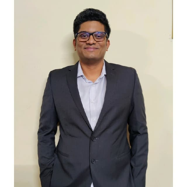 Kamalnayan Bavaskar