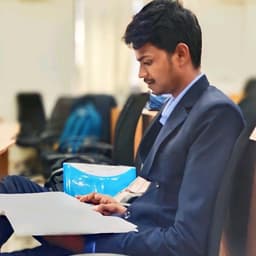 Kaviyarasan R.