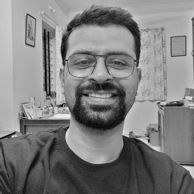 Khushrav J Writer