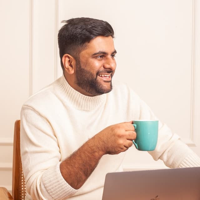 Manik Bhola