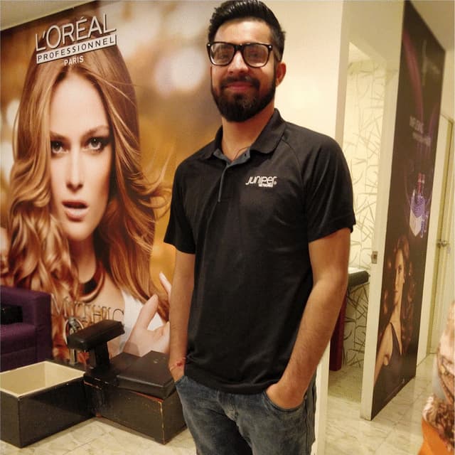 Manish H.