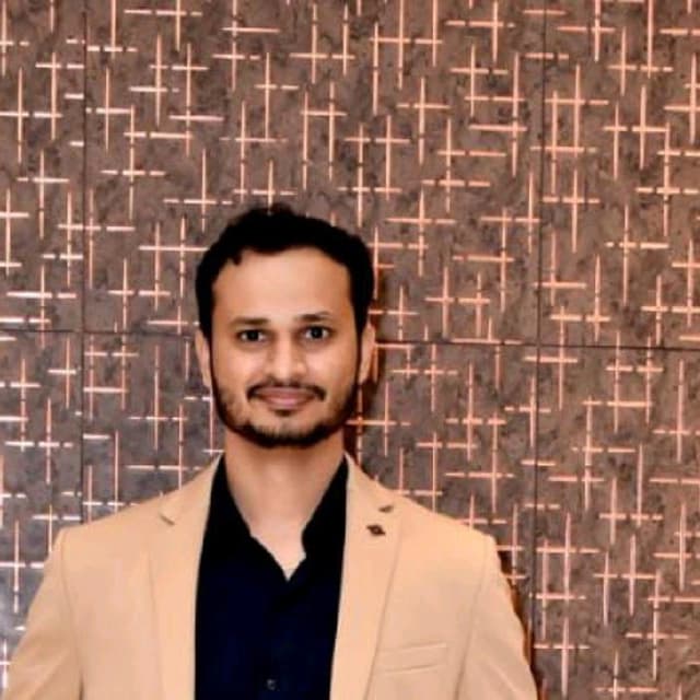 Mayur Warialani