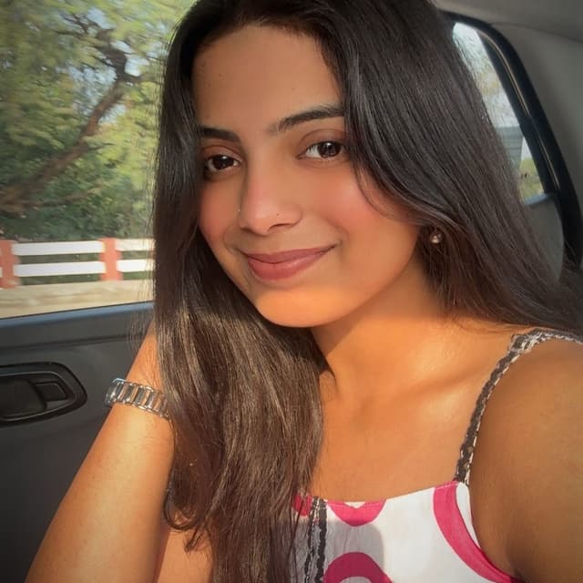 Mrinali Tiwari