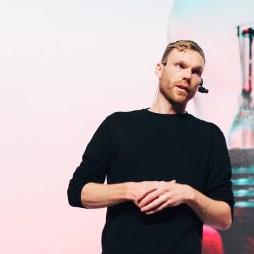 🤖 Adam M.