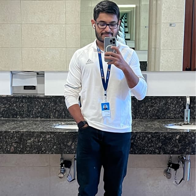 Nayanava De