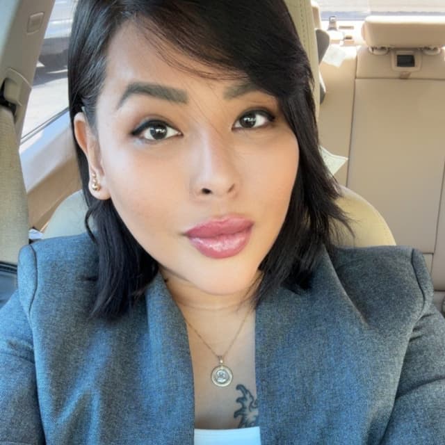 Nhadia M.
