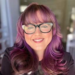 Nicole Wight 
