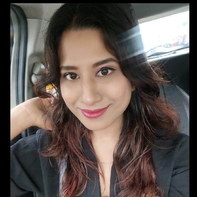 OVIYA T