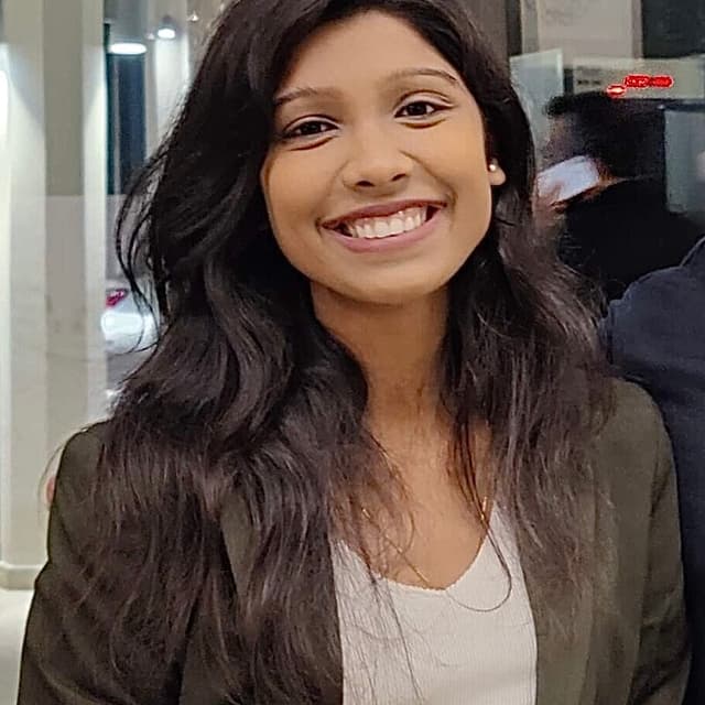 Riddhi Mahajan
