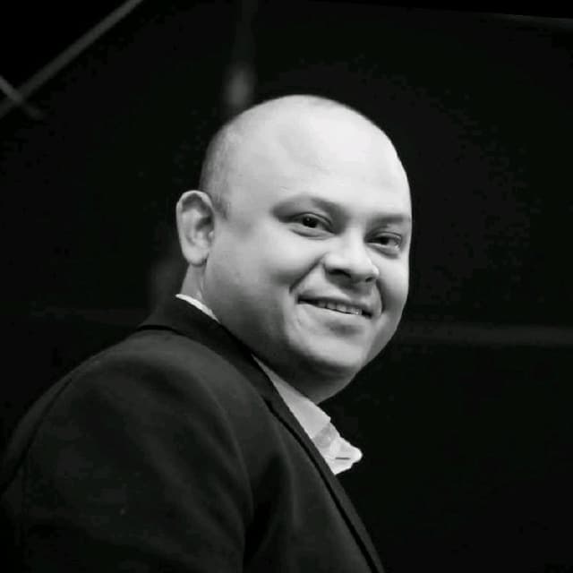 Sebastian Lee