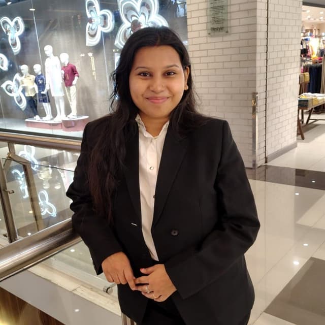 Adv. Saloni Chouhan