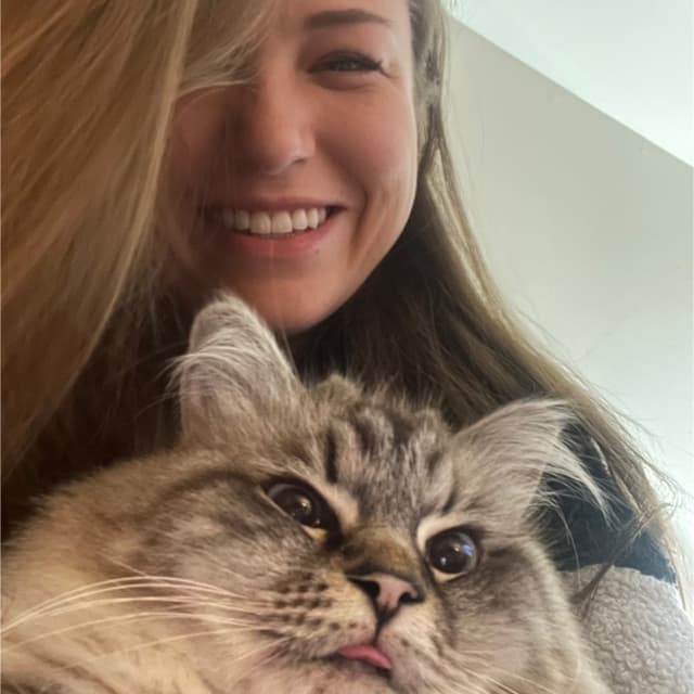 Sara T.