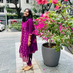 Suvetha R