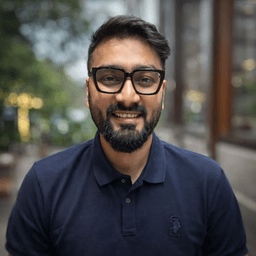 Vijay Mukhi