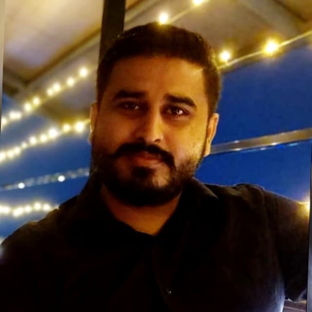 Vineet S.