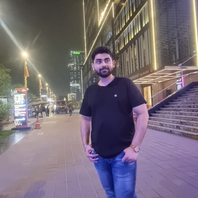 Vivek Shukla