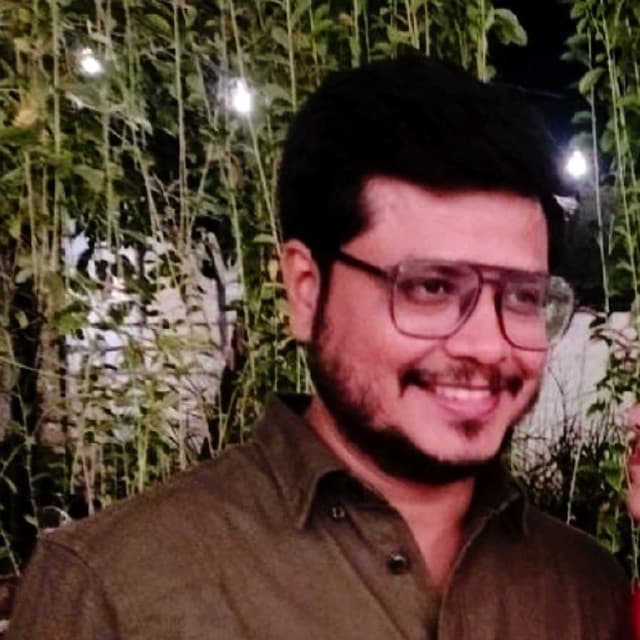 Yunis Khan