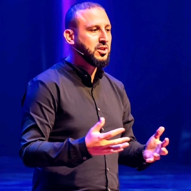 Zakaria Buhktari
